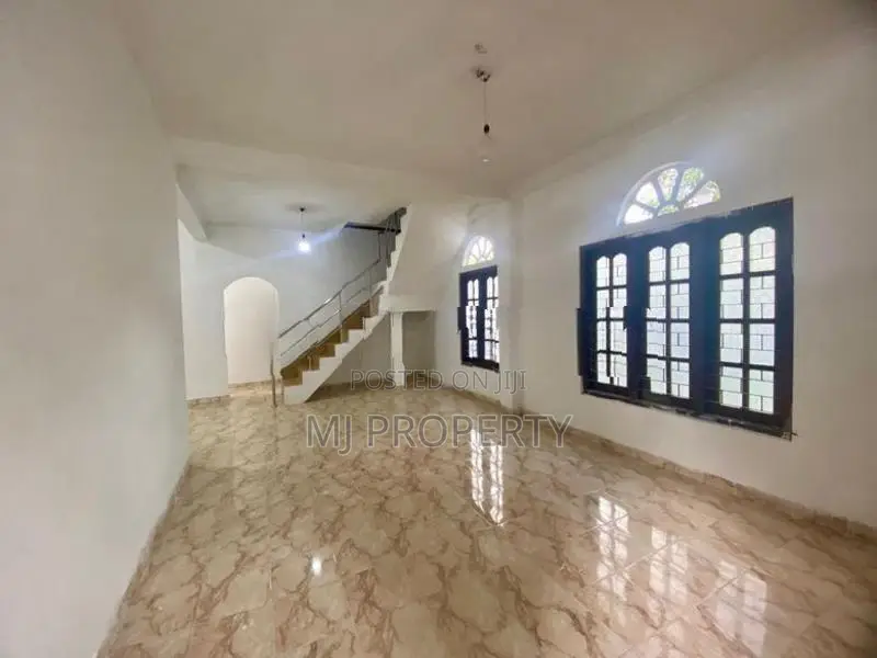 ( IS-1004) Valuable Two Storey House Sale in Homagama