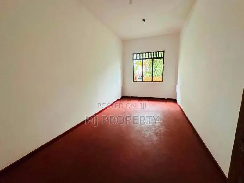 ( IS-1042) Valuable Half Complete Two Storey House Sale in Homagama