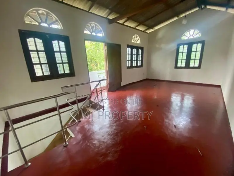 ( IS-1004) Valuable Two Storey House Sale in Homagama