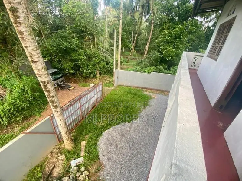 ( IS-1004) Valuable Two Storey House Sale in Homagama