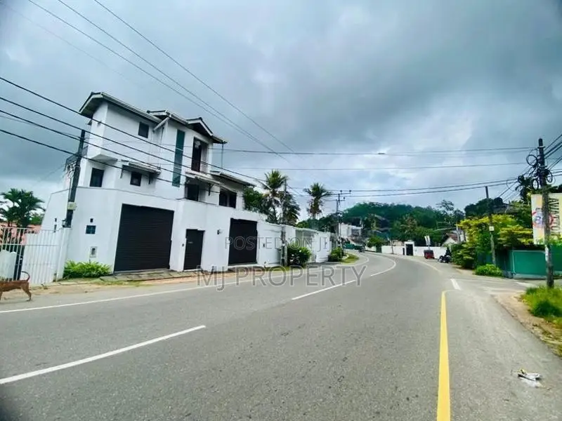 ( IS-1002) Valuable Two Storey House Sale in Kottawa