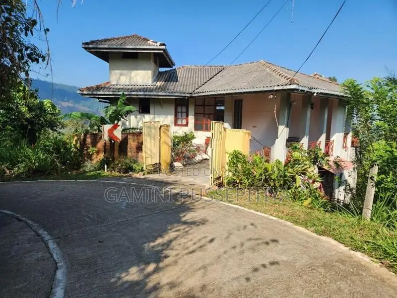 House for Sale in Bowalawatta, Kandy