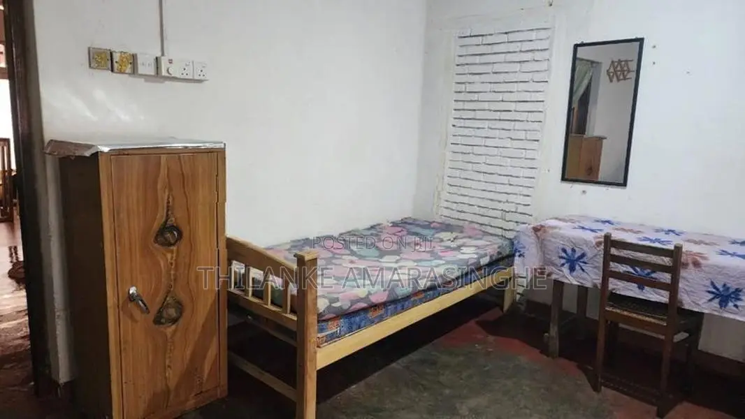 Room for Girls in Mirihana