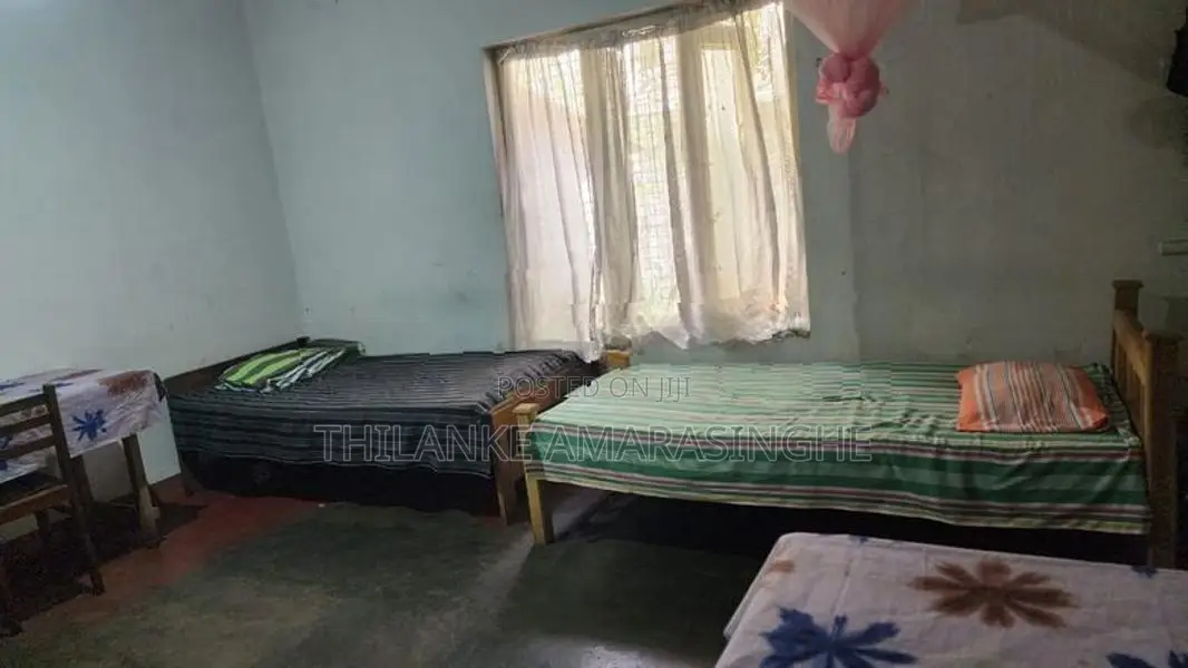 Room for Girls in Mirihana