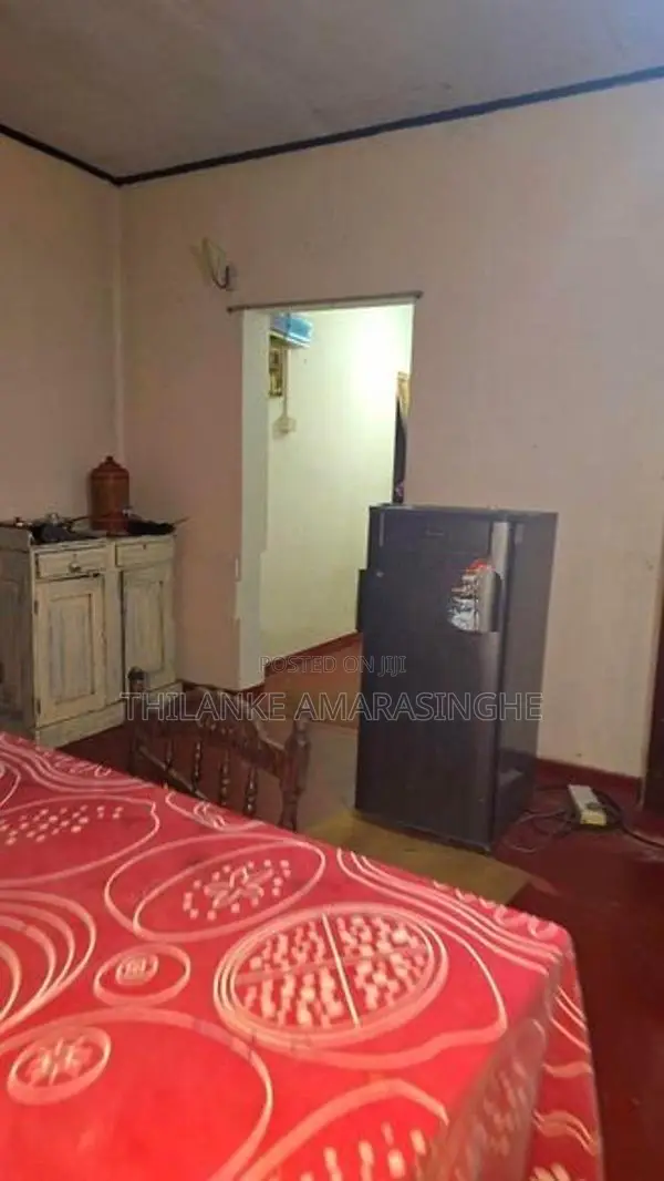 Room for Girls in Mirihana