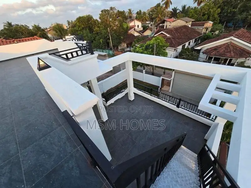 Brand New Luxury Modern House For Sale in Negombo