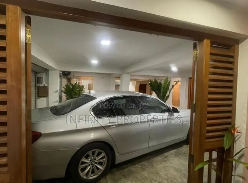 (AF153) House for sale in Malalsekara Mawatha, Colombo 7.