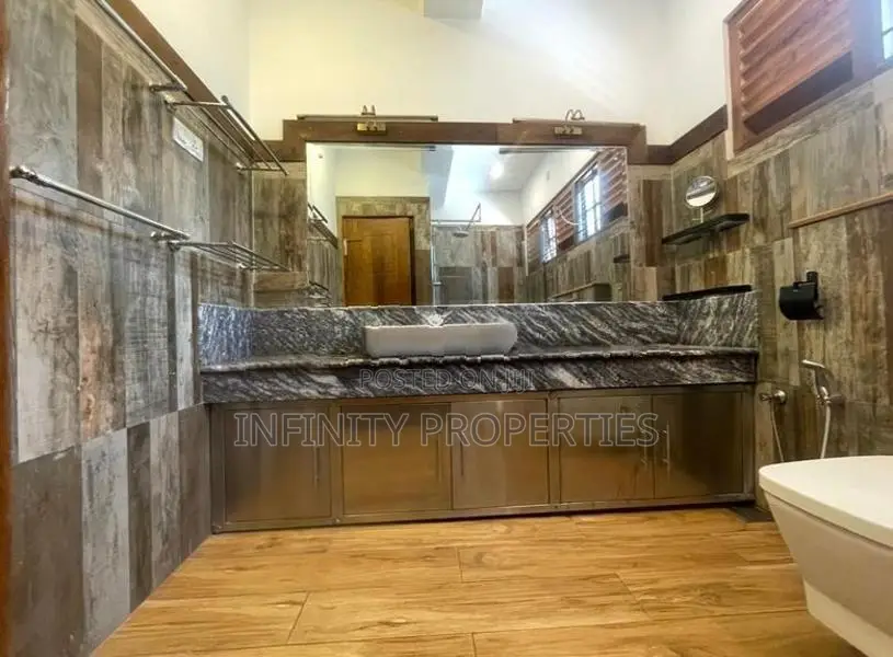(AF153) House for sale in Malalsekara Mawatha, Colombo 7.