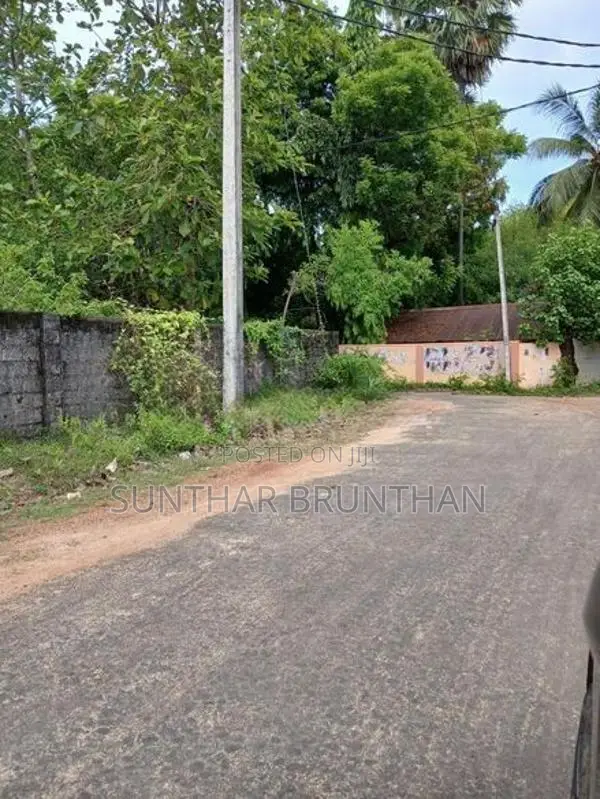 Land for Sale Manippai