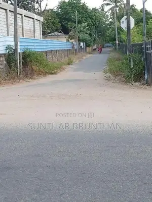 Land for Sale Manippai