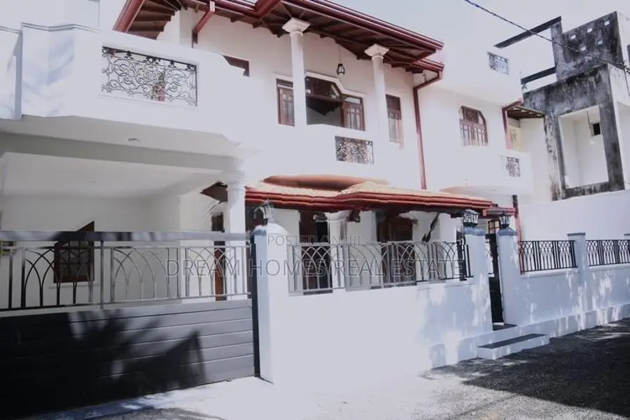 Architecturally Designed House for Sale in Old Galle Road, Moratuwa