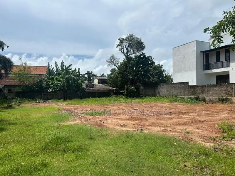 පානදුර නගරයට ආසන්නයෙන් පර්චස් 13ක ඉඩමක්