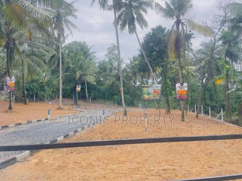 Valuable Land for Sale in Godagama