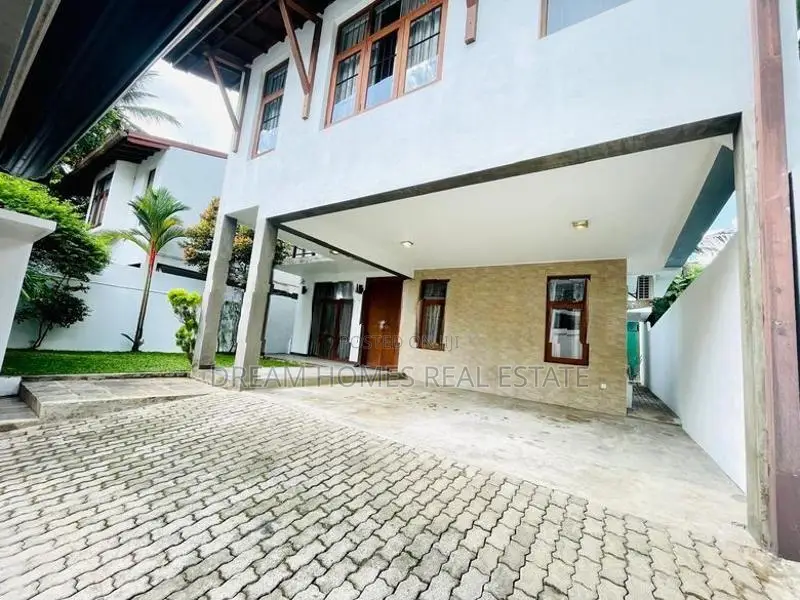 Modern Architect-Designed Luxury House for Sale – Wickramasinghepura