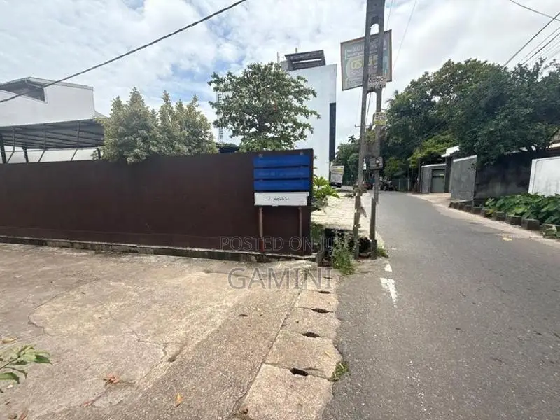 10 Perch Residential Land for Sale – Boralesgamuwa Pirivena Road