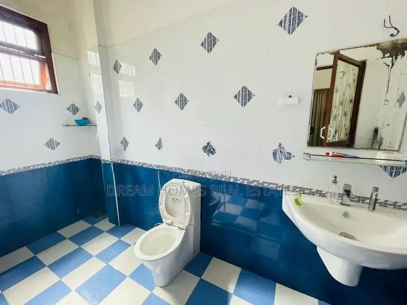 Spacious 5-Bedroom House for Sale in Kadawatha