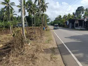 Main Road Facing Commercial Land for Sale – Padukka