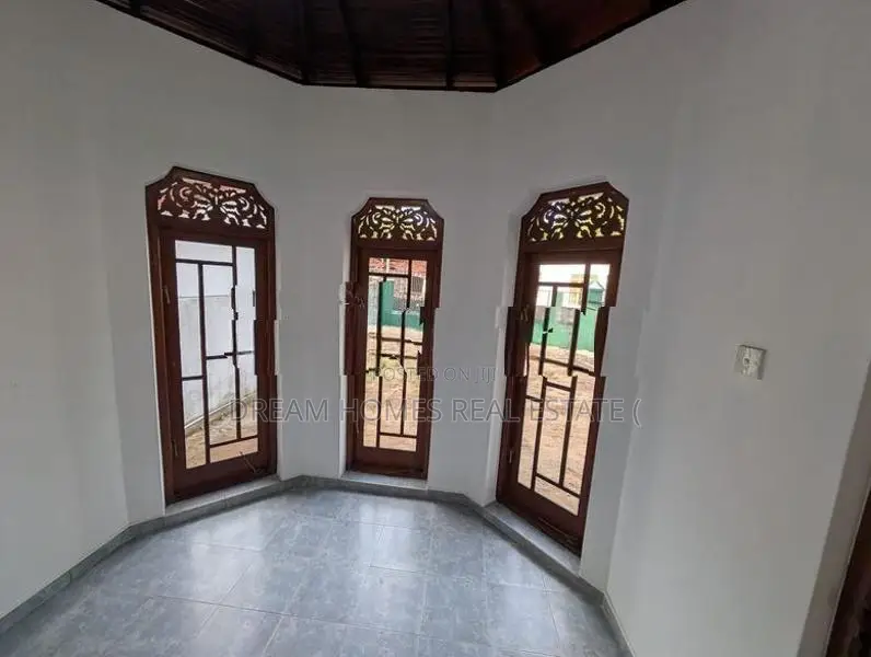 Well-Built Two-Storey Family House for Sale – Udammita, Ja-Ela
