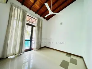 Modern Architect-Designed Luxury House for Sale – Wickramasinghepura