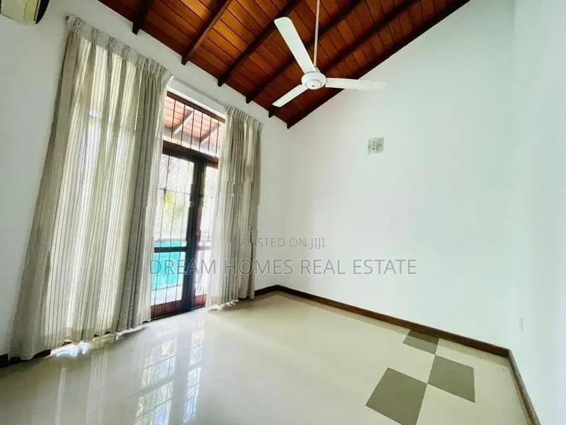 Modern Architect-Designed Luxury House for Sale – Wickramasinghepura