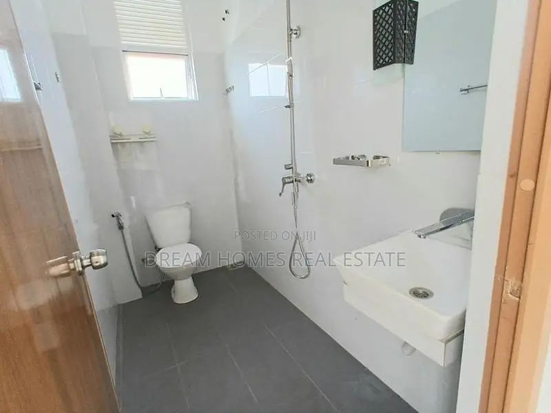 4 Bed 1st Floor House - Koswaththa, Muththettugoda Rd