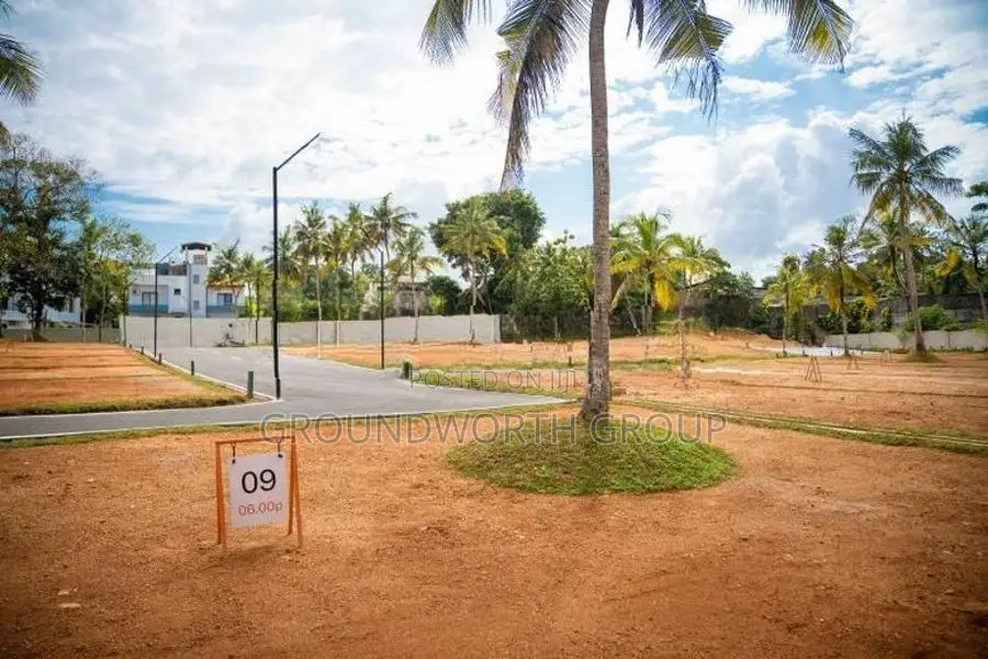 Valuable Land for Sale Hokandara