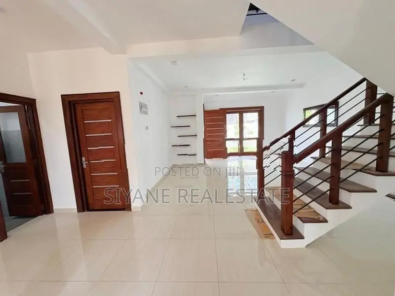 Brand New House For Sale in Hokandara