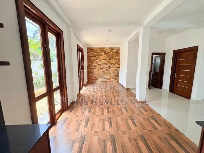 Brand New House For Sale in Hokandara
