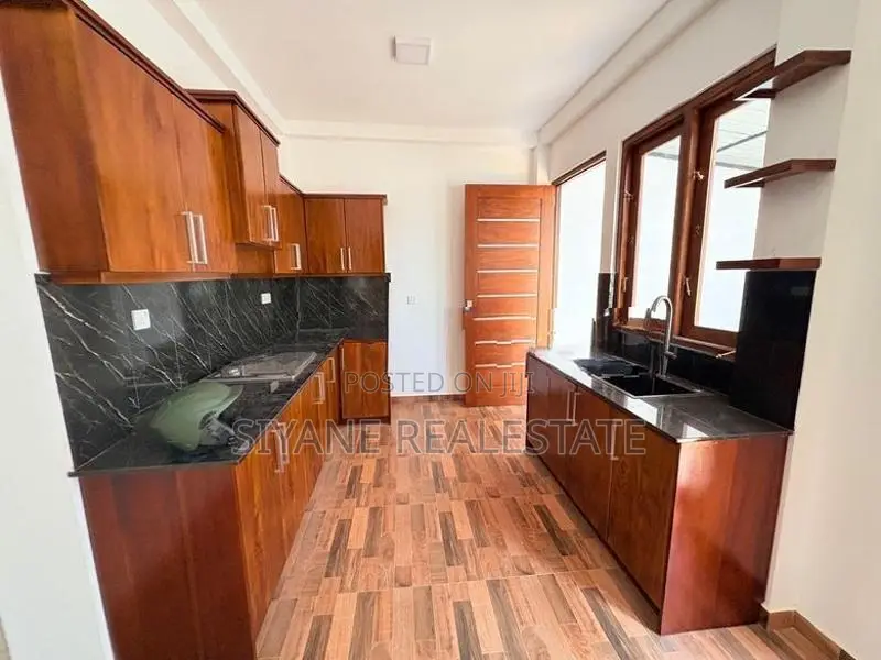 Brand New House For Sale in Hokandara