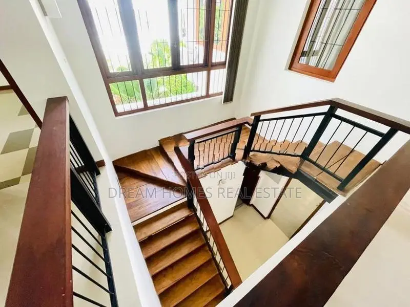 Modern Architect-Designed Luxury House for Sale – Wickramasinghepura