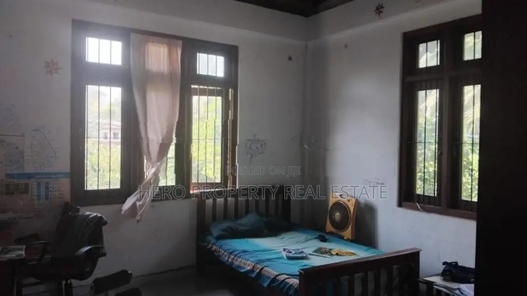 HJS206 - 2 Story House for Sale in Gampaha