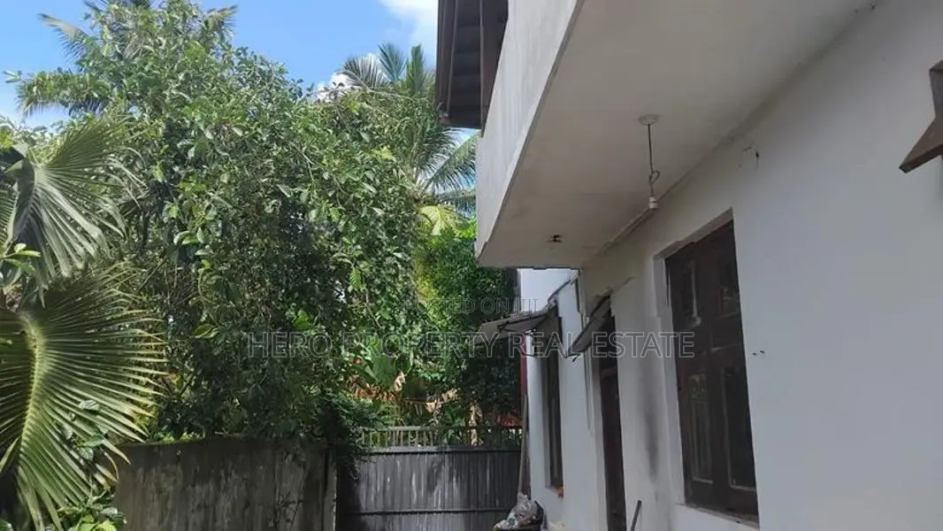 HJS206 - 2 Story House for Sale in Gampaha