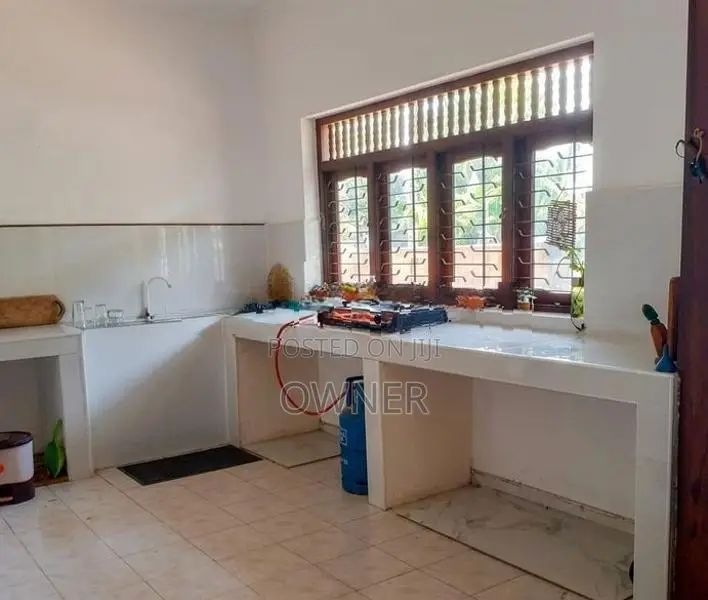 Holiday Bungalow Room for Short Term Rent Anuadhapua