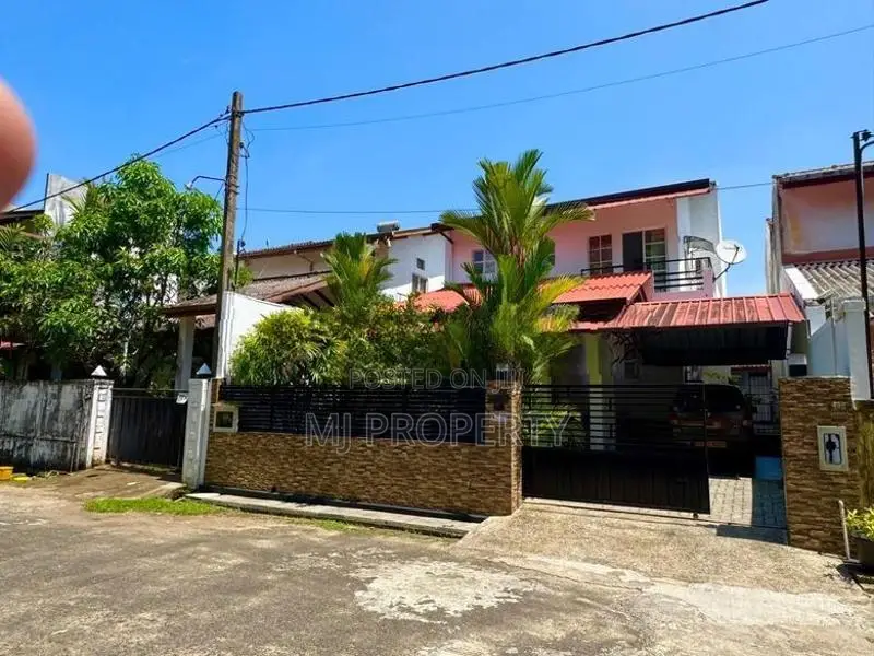 ( IS-1019) Valuable Two Storey House Sale in Athurugiriya