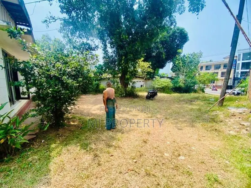 ( IS-1007) Valuable Commercial Bare Land for Sale in Kottawa