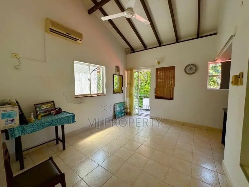 ( IS-1019) Valuable Two Storey House Sale in Athurugiriya