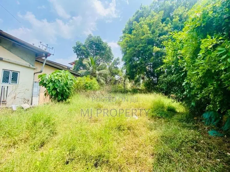 ( IS-1007) Valuable Commercial Bare Land for Sale in Kottawa
