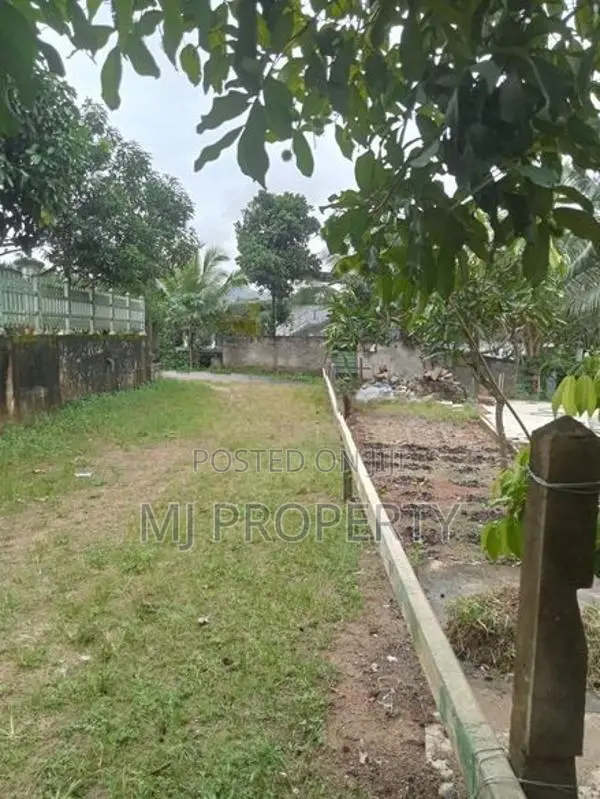 ( IS-1067) Valuable Residential Bare Land Sale in Padukka