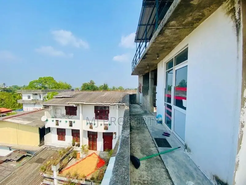 ( IS-1029) Highly Valuable Commercial Building Sale in Pannipitiya