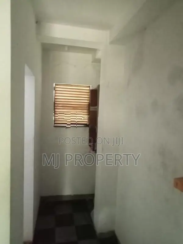 ( IS-1067) Valuable Residential Bare Land Sale in Padukka