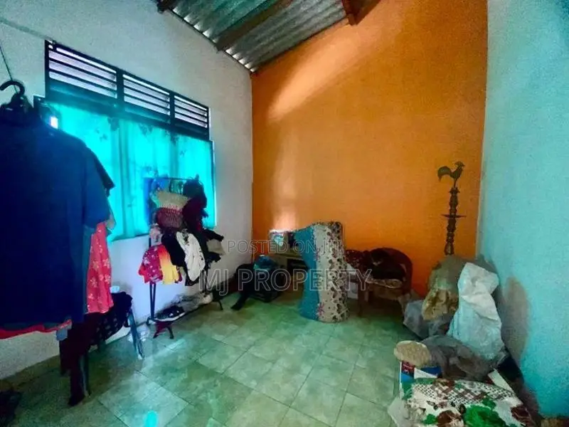 ( IS-1050) Valuable Two Storey House Sale in Homagama