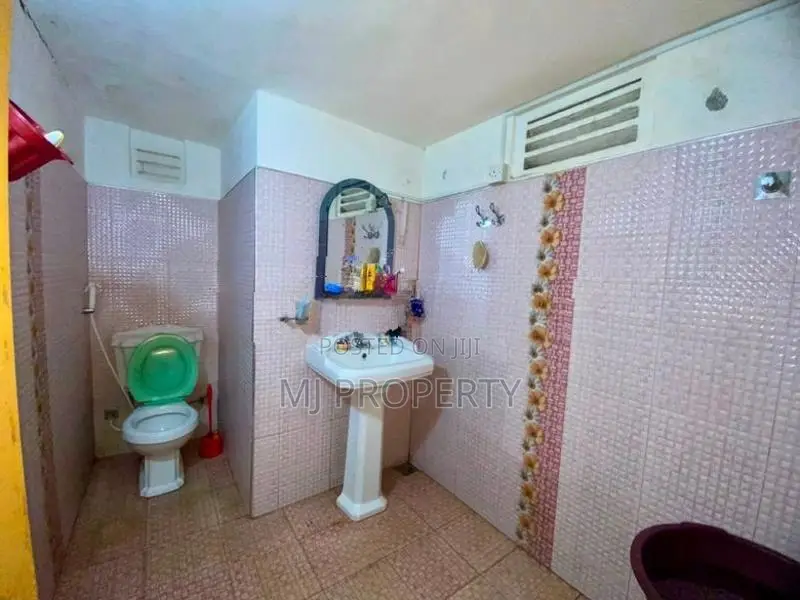 ( IS-1040) Valuable Single Storey House Sale in Padukka