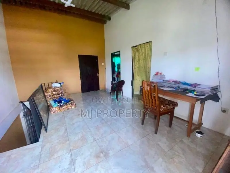 ( IS-1050) Valuable Two Storey House Sale in Homagama