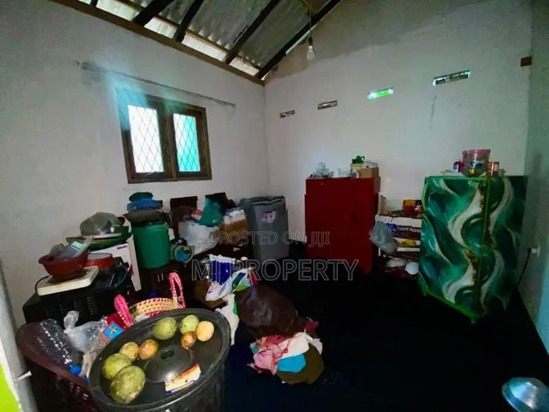 ( IS-1040) Valuable Single Storey House Sale in Padukka