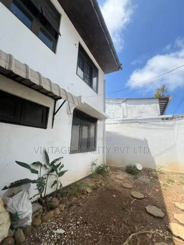 House For Sale in Thimbirigasyaya Colombo 5