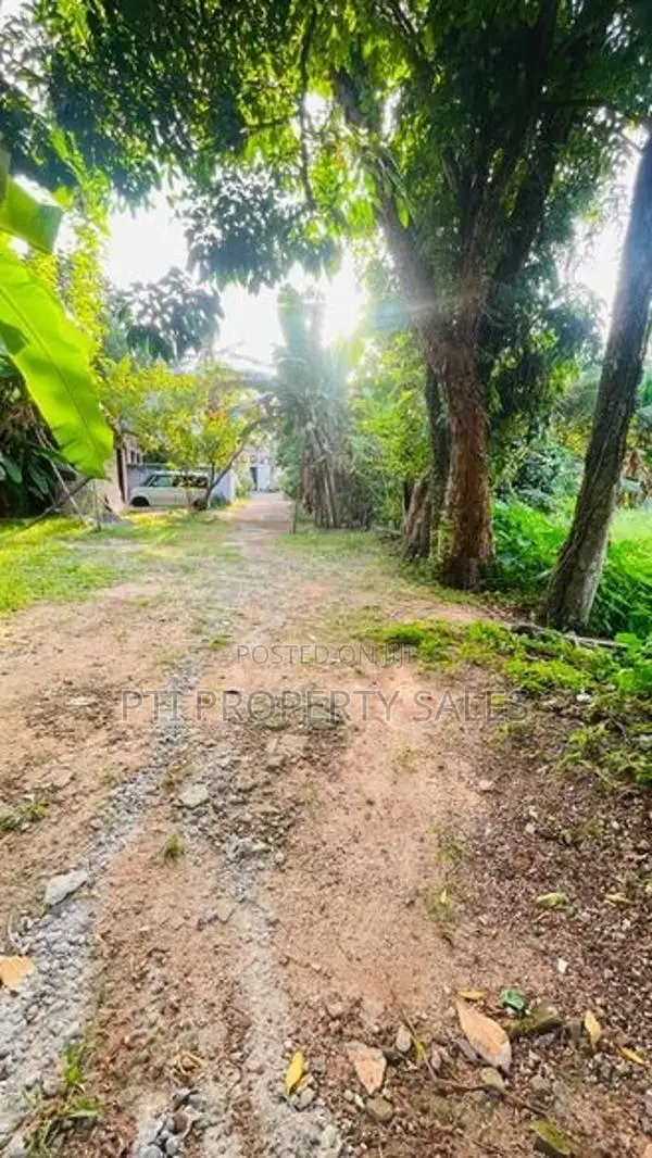 Prime Land for Sale in Thalawathugoda