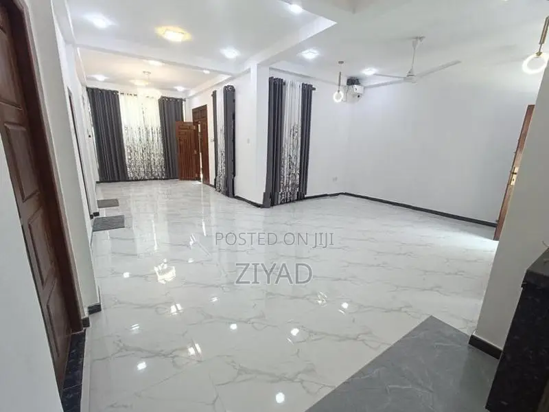 2 BHK Newly Built Luxury House Hunupitiya