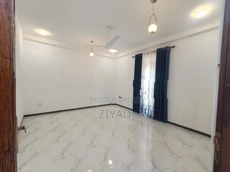 2 BHK Newly Built Luxury House Hunupitiya
