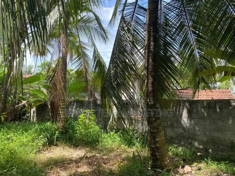 Land for sale – Yakkala