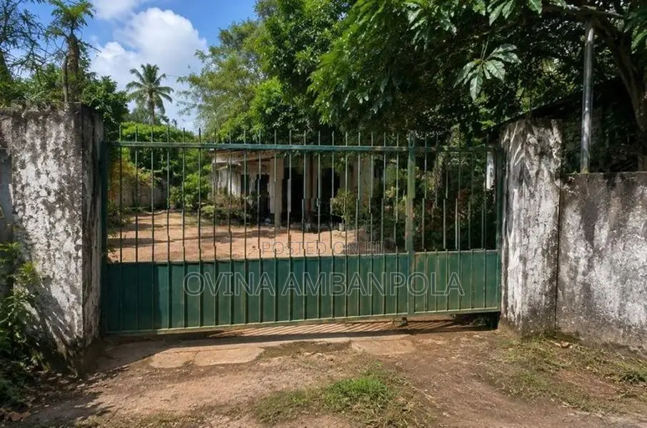 Land with A House for Sale in Homagama